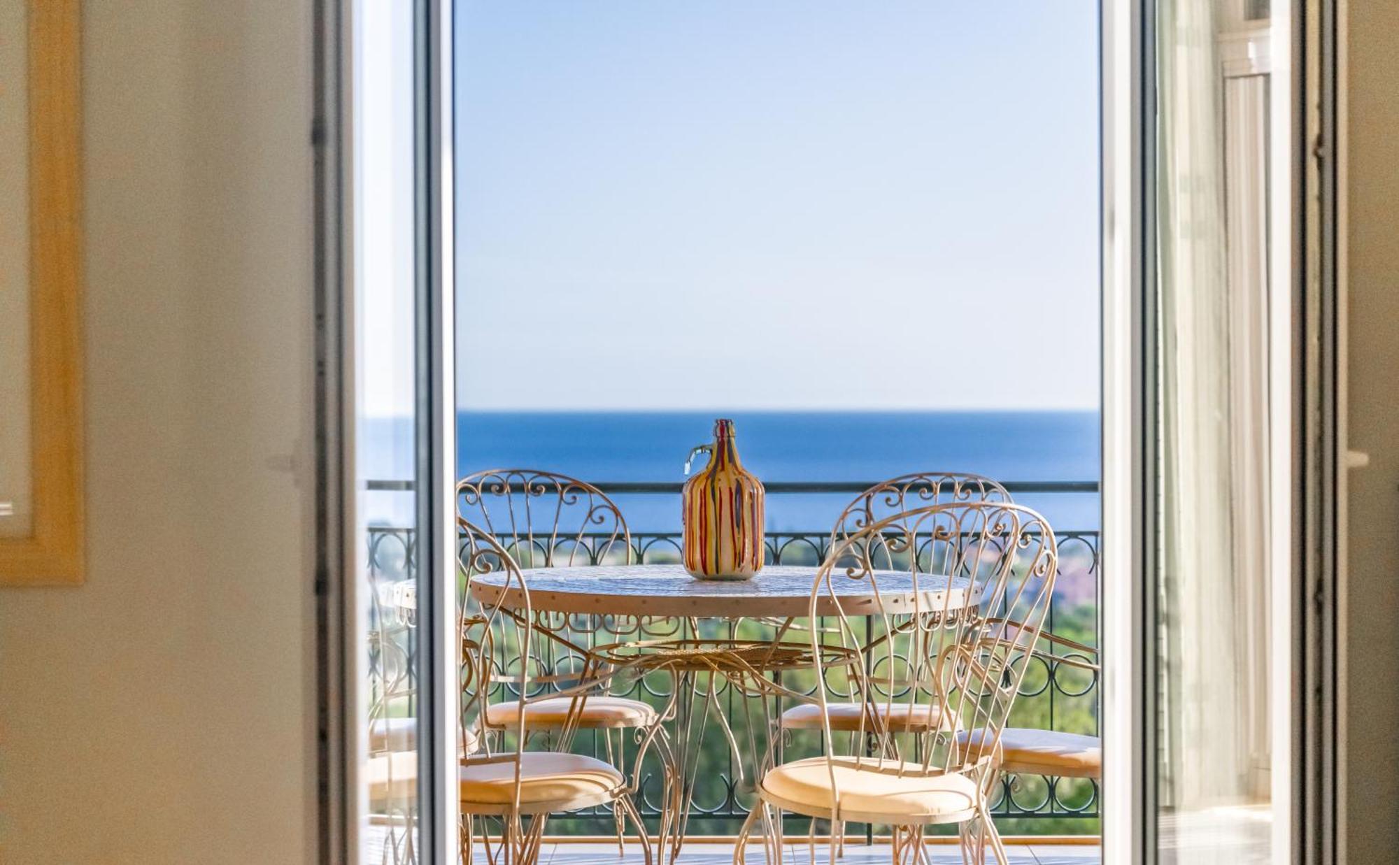 Liogerma Art Deco Villa - 5 Min Drive To Lassi سفوروناتا المظهر الخارجي الصورة